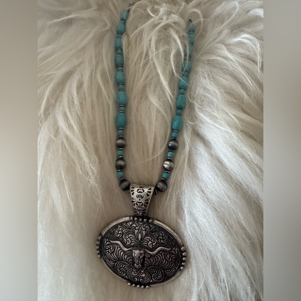 Faux turquoise necklace with longhorn pendant